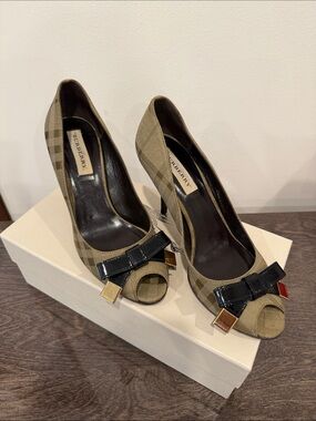Burberry Beige Check Peep-Toe Heels with Black Patent Bow